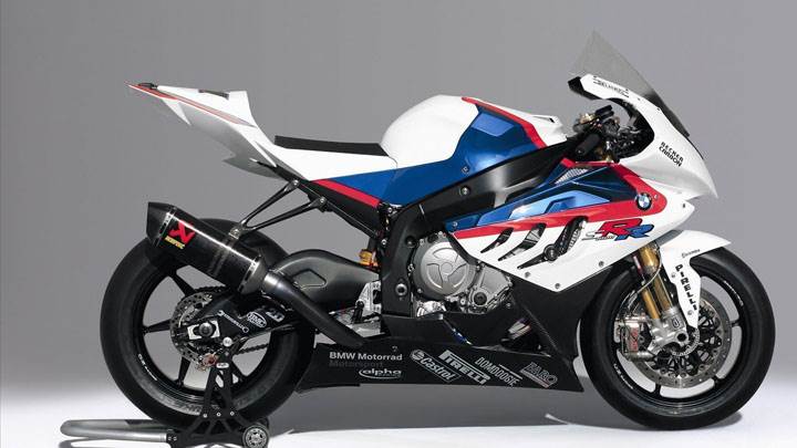 BMW SRR White And Blue Side Pose